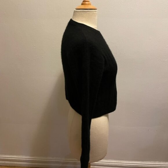 NADAAM lightweight cashmere Ribbed Cropped Sweater in Black - Picture 6 of 9